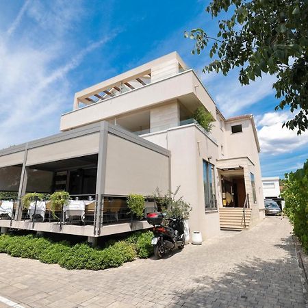 Rooms & Restaurant Matanovi Dvori Sukosan Ngoại thất bức ảnh
